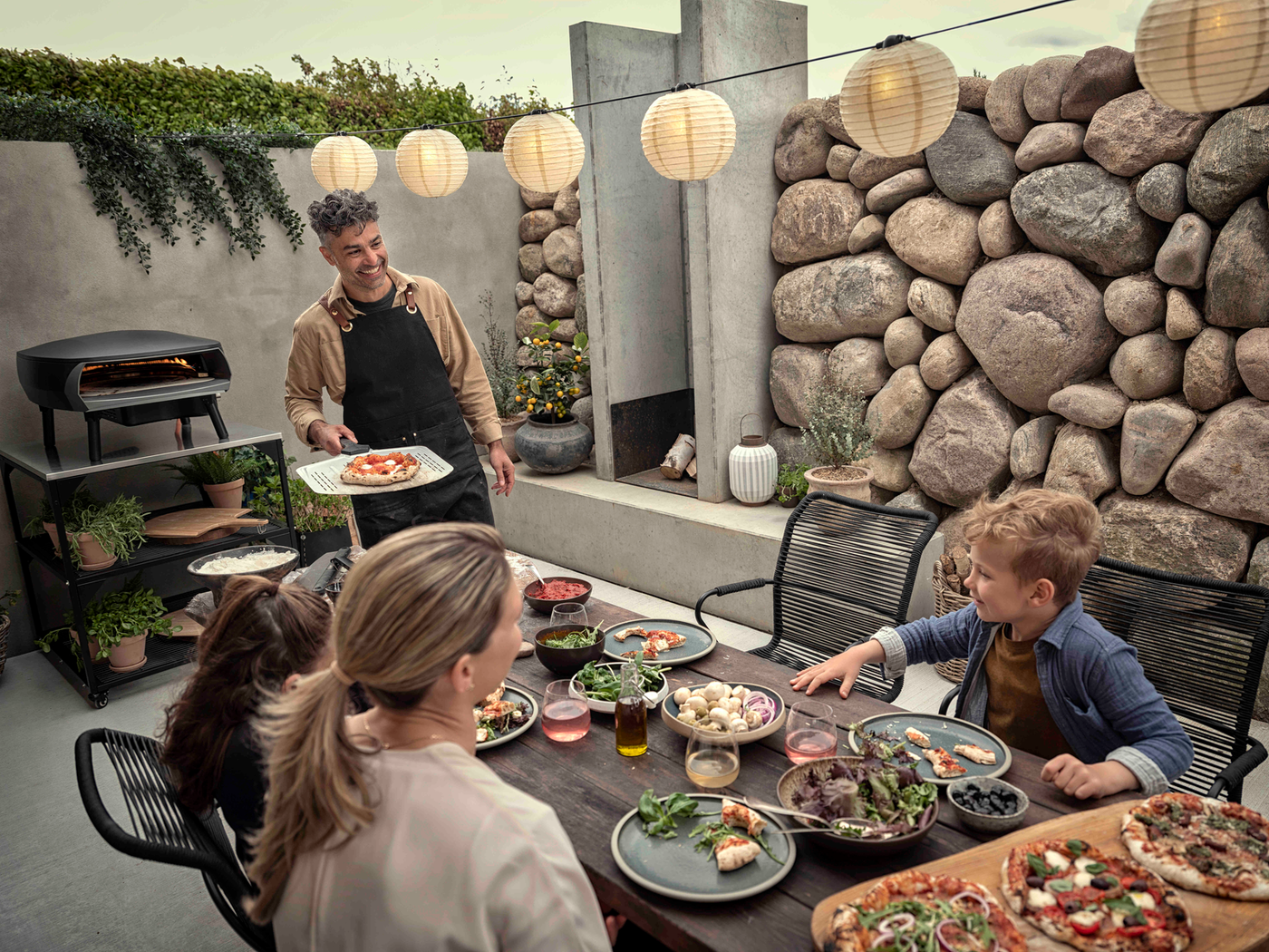 Why Choose the Witt Pizza Table on Wheels?