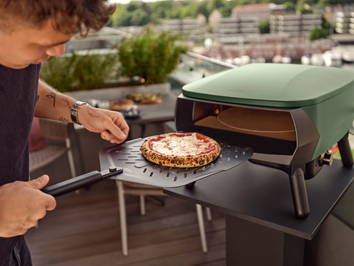 Why Choose the Witt Pizza Peel Soft Grip?